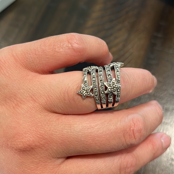 Beautiful Sterling Silver Marcasite Ring - Picture 4 of 4